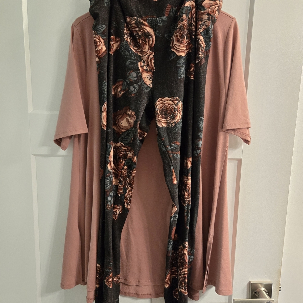 LuLaRoe Dusty Rose Perfect T And Leggings